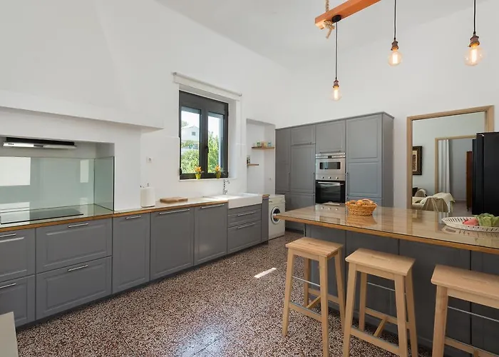 Eleonora Holiday home